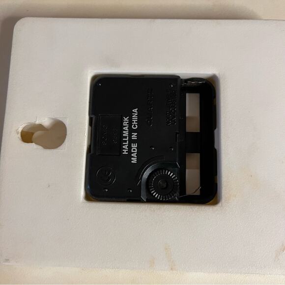 Hallmark Maxine Clock - Picture 6 of 7